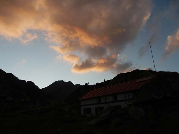 0.5 Nuvols de tarda al refugi de Certascan